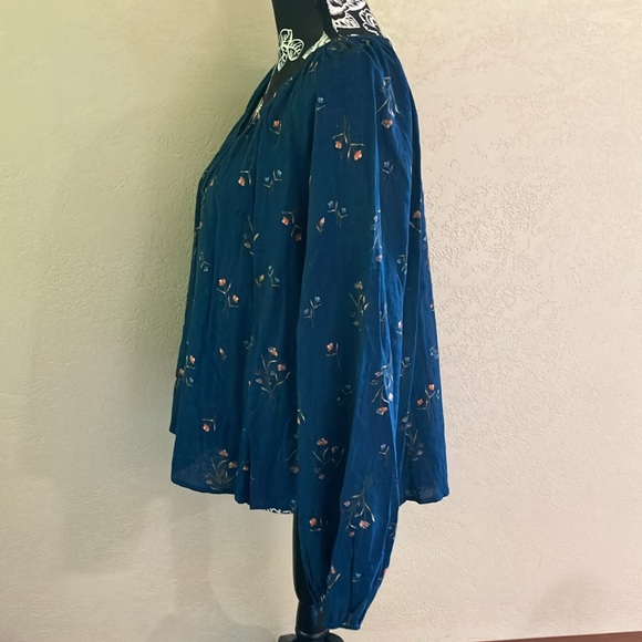 NWT XXL a.n.a BLUE & FLORAL PRINT LONG SLEEVED TOP - Picture 2 of 8